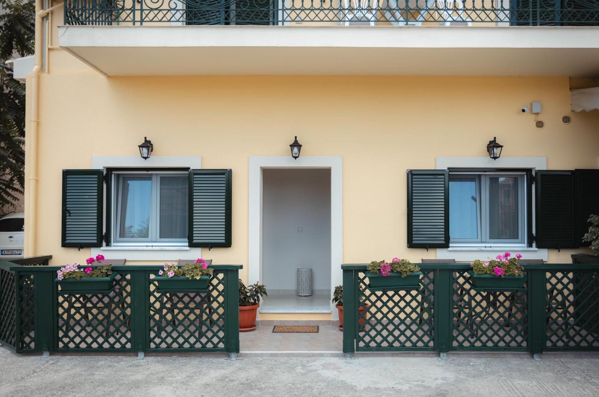 Nostalgia Corfu Town Apartments ภายนอก รูปภาพ